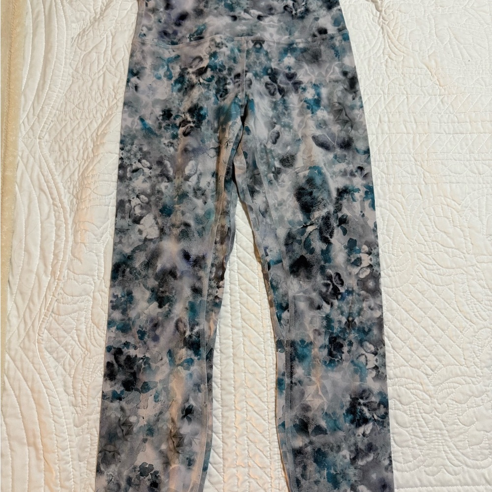 Lululemon pants size 6